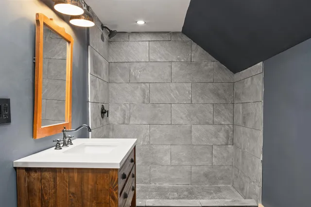 $450,000 | 19 Sinclair Road, Johnson, VT 05656