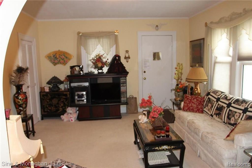 205 Muir Road Grosse Pointe Farms, MI 48236 - Photo 4 of 60