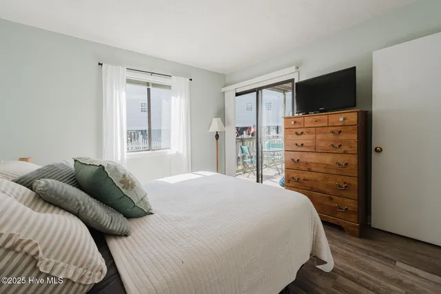 $179,900 | 108 Lake Place Condo Drive, White Lake, NC 28337