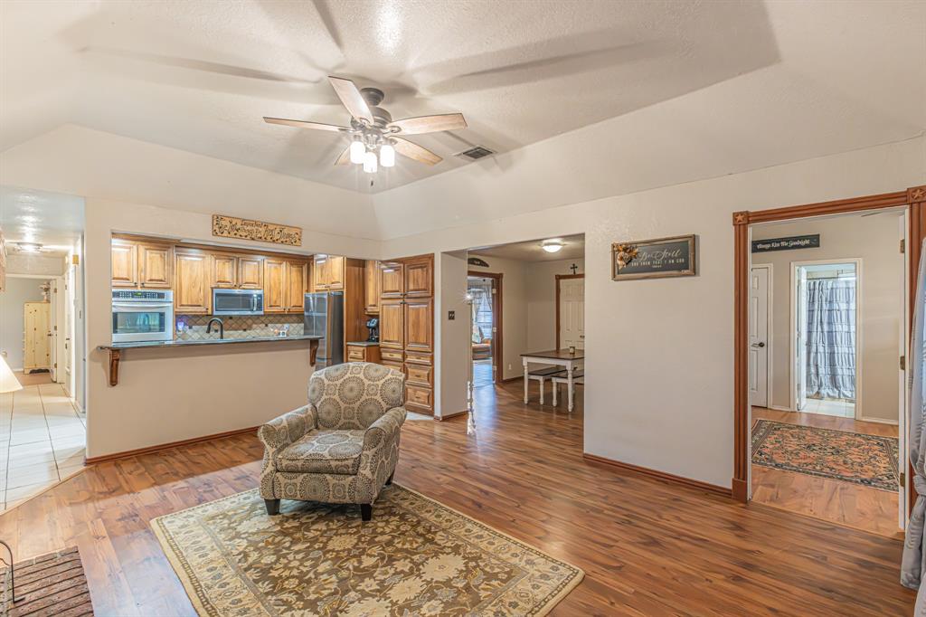 614 Overhill Road Granbury, TX 76048 - Photo 6 of 40