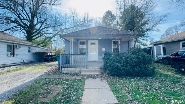 $125,000 | 720 East Taylor Street, Benton, IL 62812