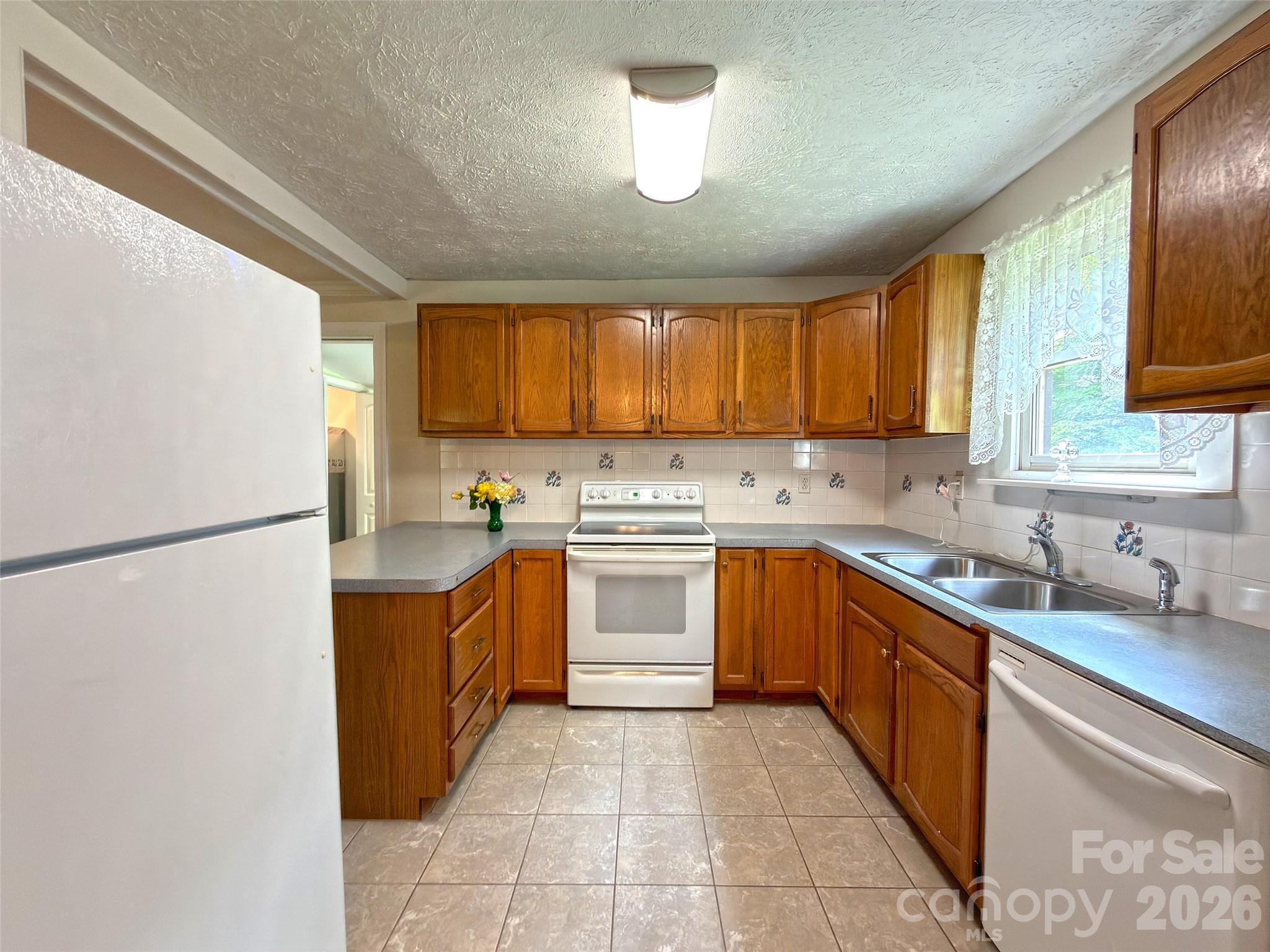 22 McMinn Road Hendersonville, NC 28792 - Photo 11 of 38