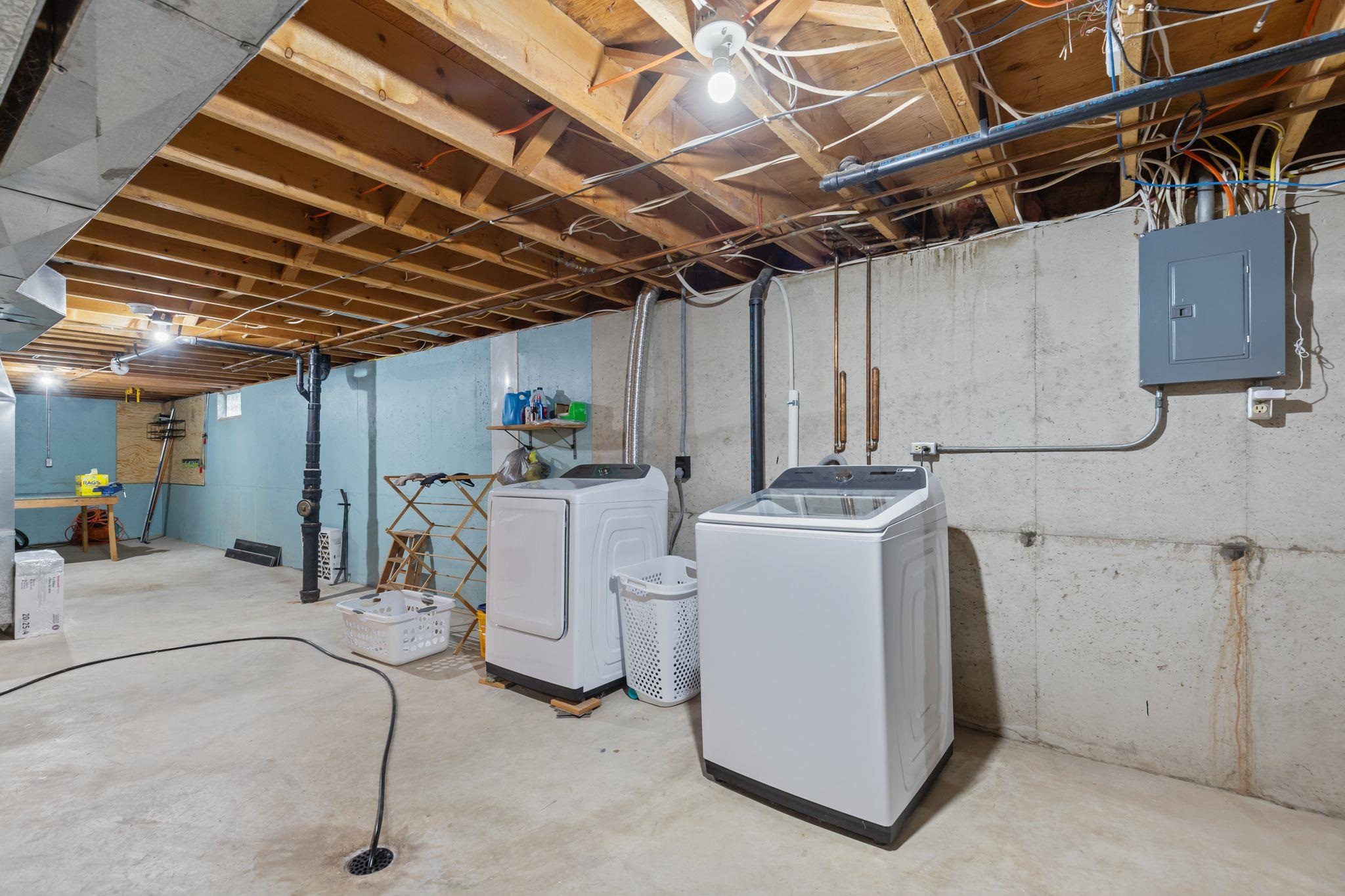 431 Robert Lane Green Bay, WI 54311 - Photo 31 of 46 Gallery Image 31