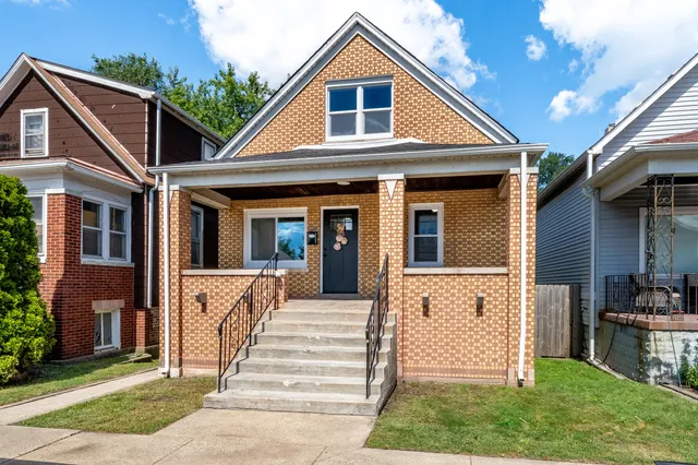 $342,000 | 1019 Myrtle Avenue, Whiting, IN 46394