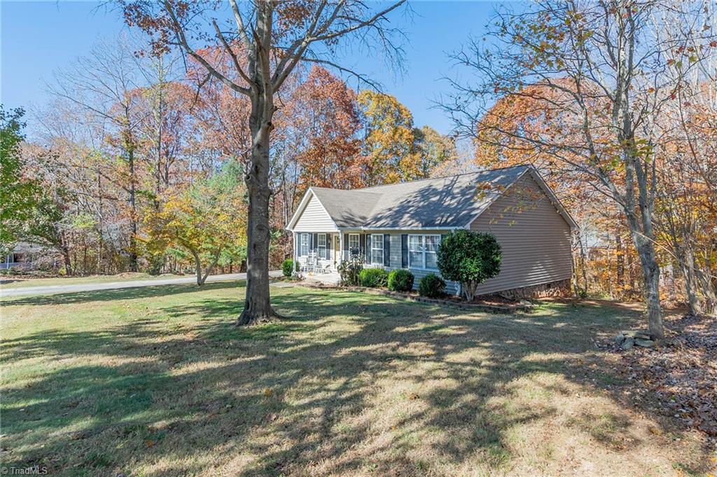 242 Jala Lane Lexington, NC 27292 - Photo 4 of 27