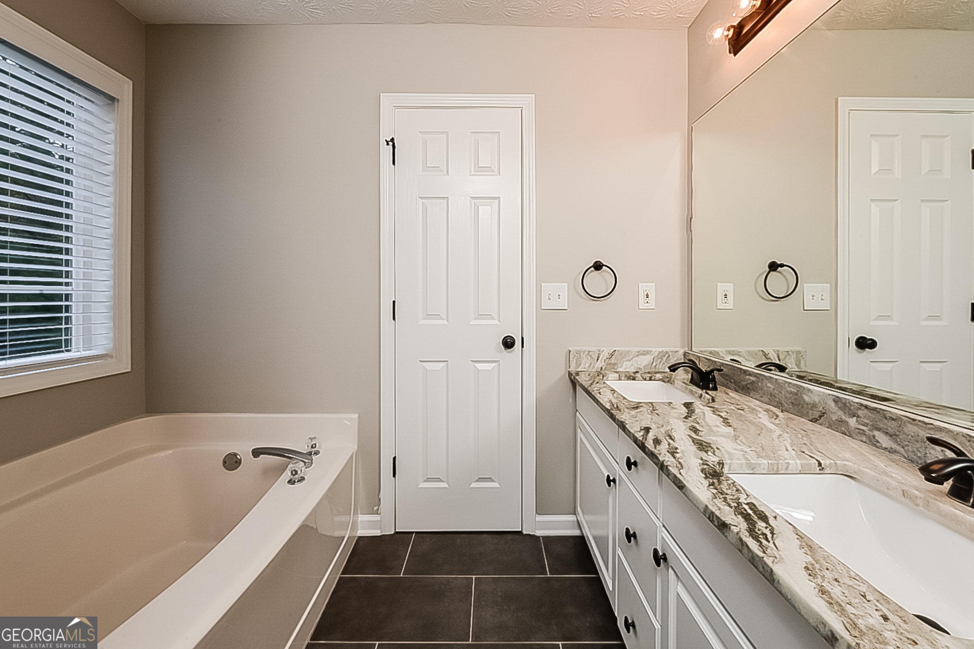 60 Berkshire Run Covington, GA 30016 - Photo 12 of 17