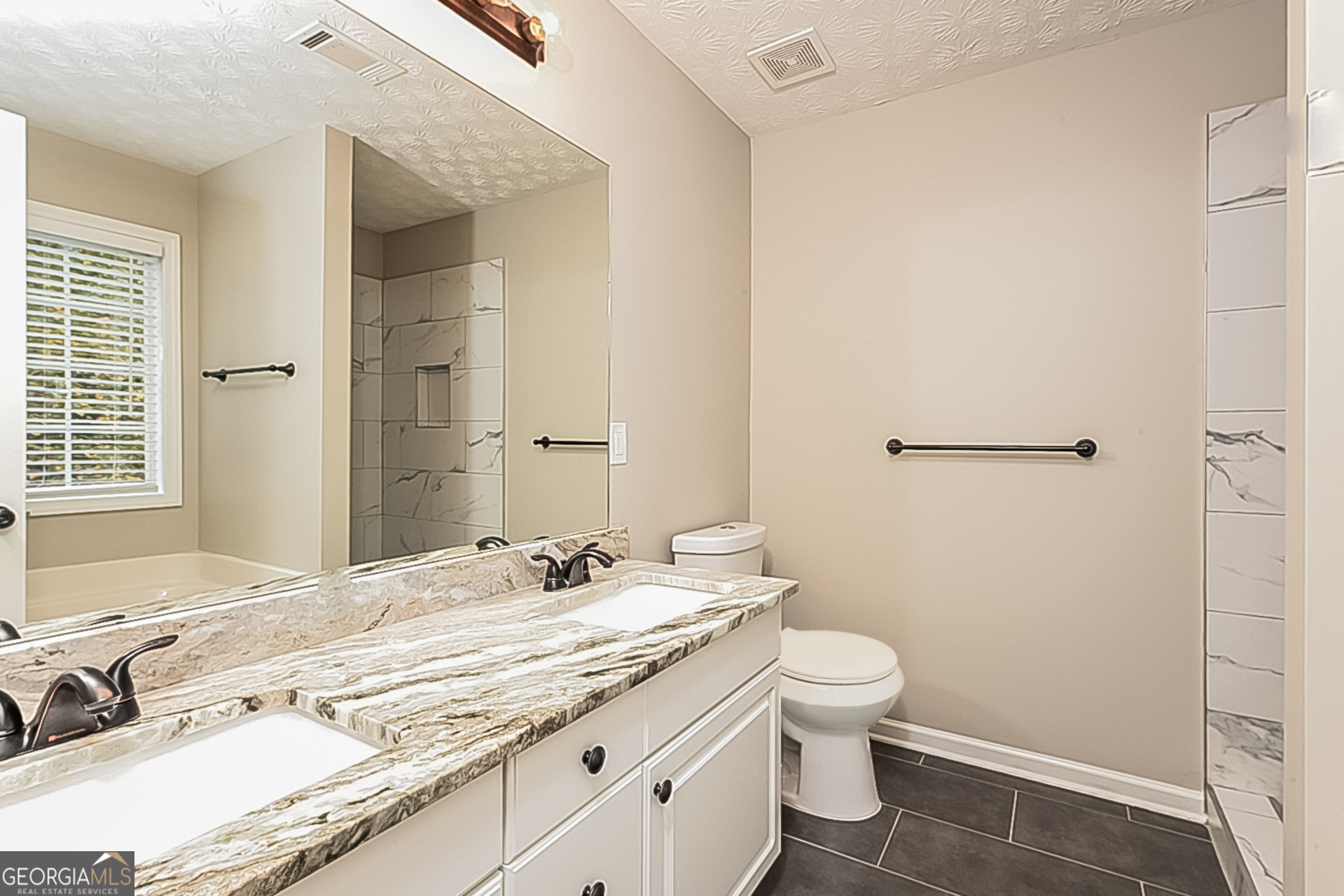 60 Berkshire Run Covington, GA 30016 - Photo 8 of 17