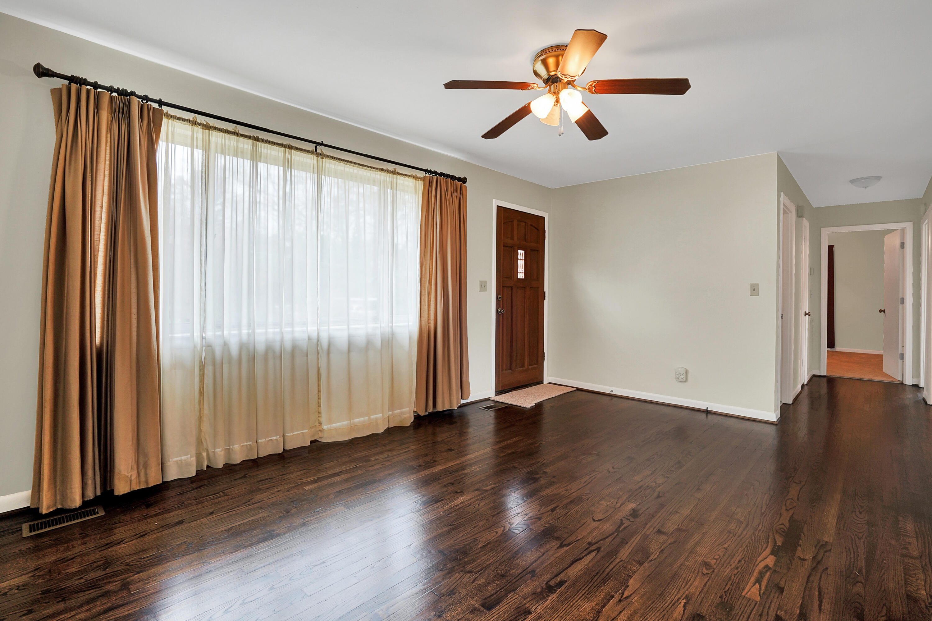 3372 Adkins Road Chattanooga, TN 37419 - Photo 3 of 23 DSC02296