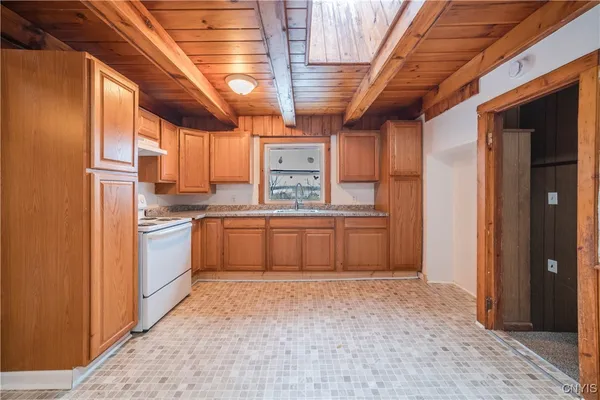 $529,900 | 8376 Highway 20, Pompey, NY 13104