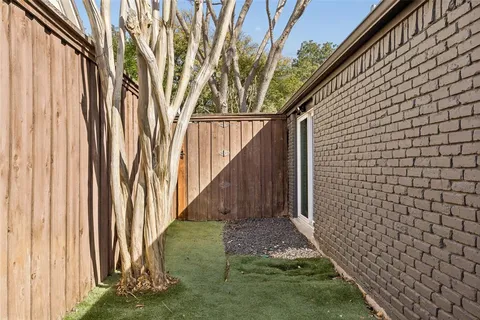 $1,099,000 | 9522 Robin Meadow Drive, Dallas, TX 75243