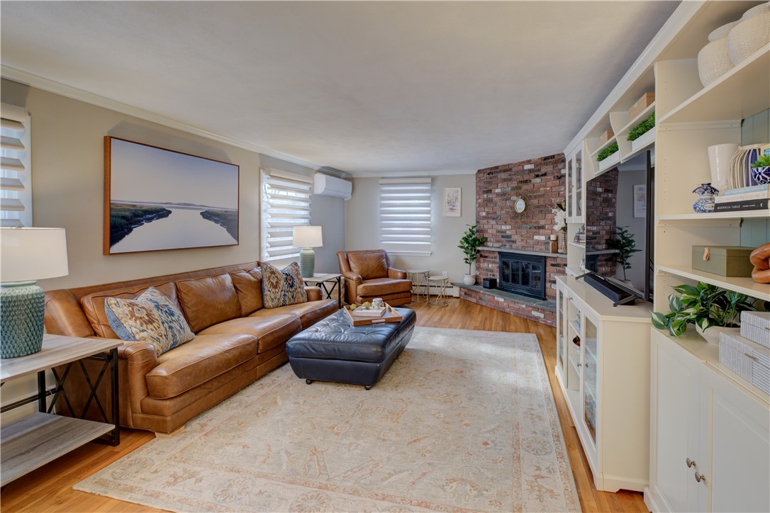 219 Brian Drive Warwick, RI 02886 - Photo 4 of 38