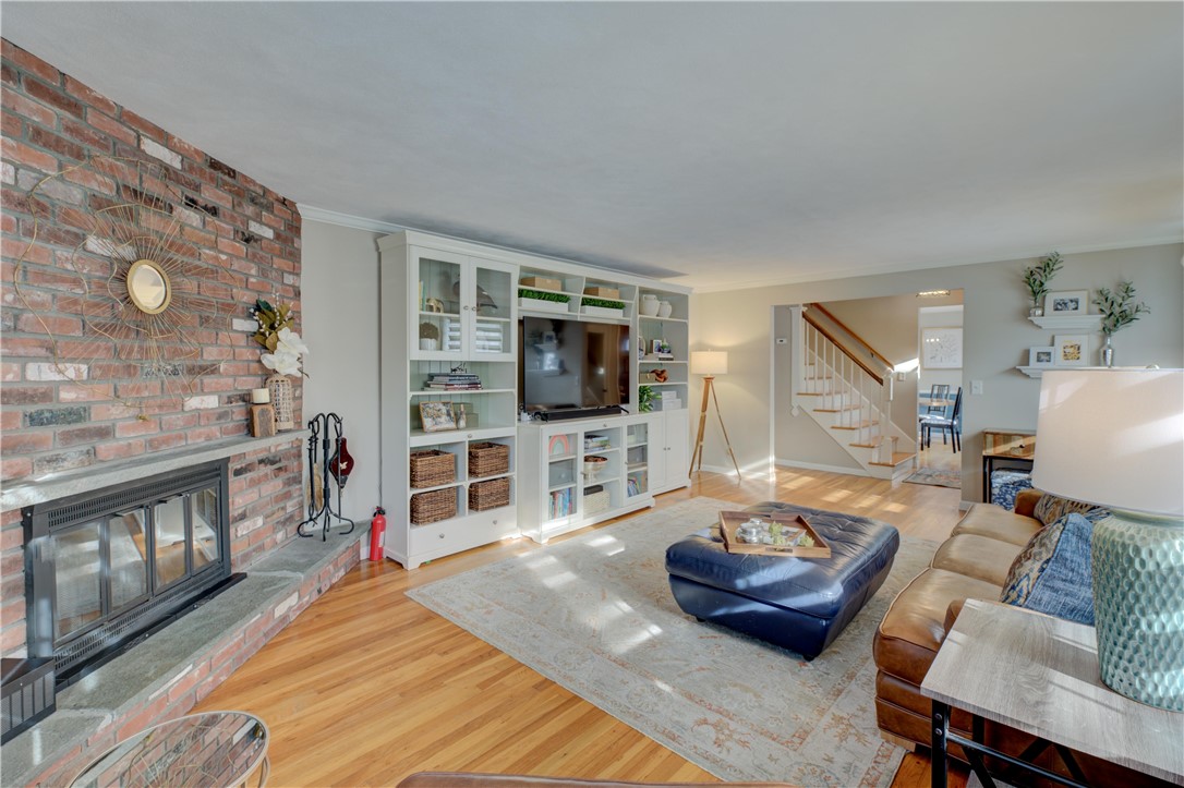 219 Brian Drive Warwick, RI 02886 - Photo 5 of 38