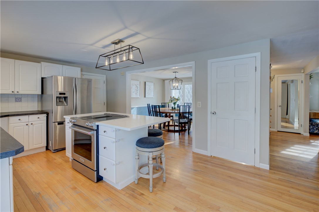 219 Brian Drive Warwick, RI 02886 - Photo 7 of 38