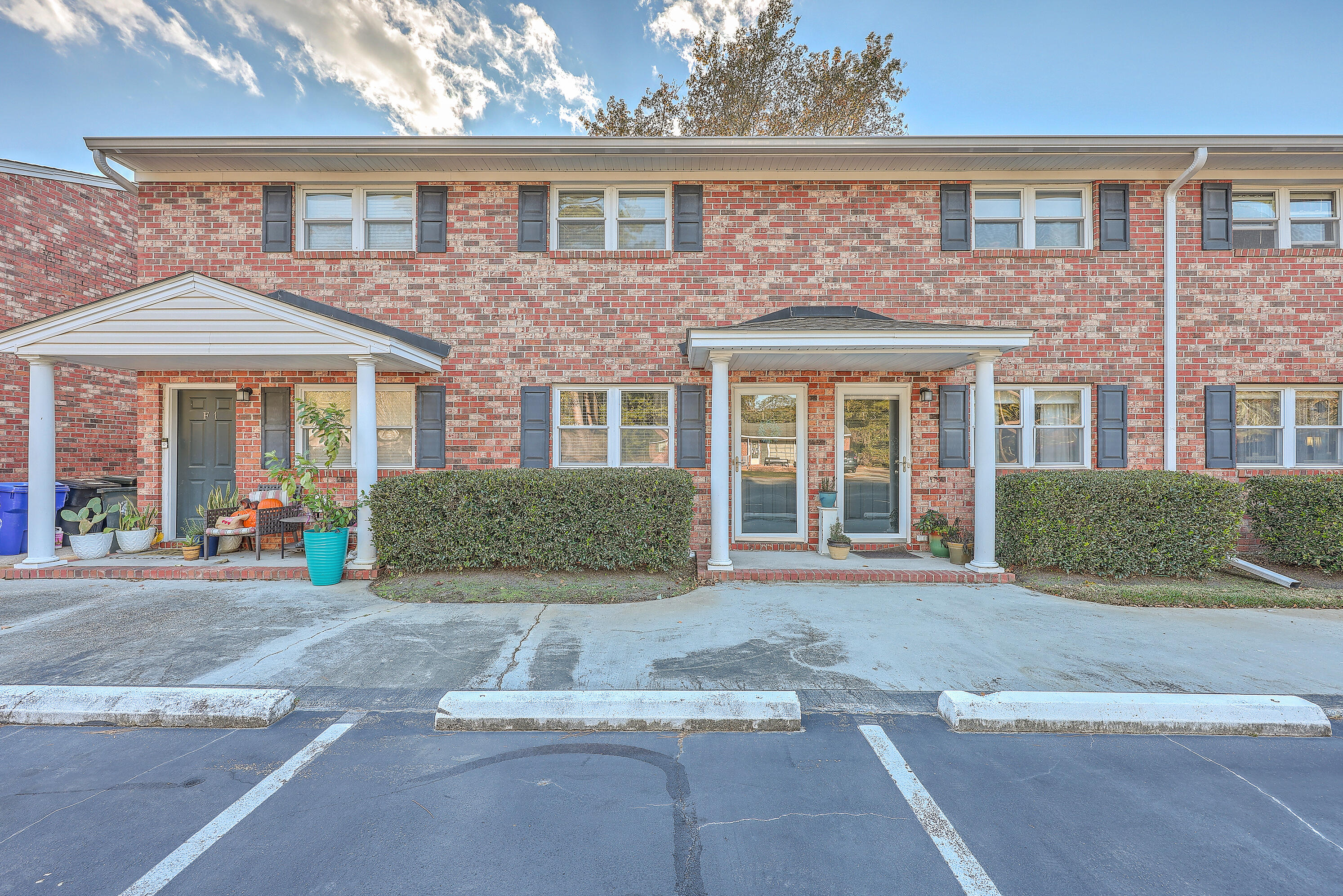1852 Mepkin Road, Unit F2 Charleston, SC 29407 - Photo 1 of 23 ZYN_4568_69_70_71_72_73_74