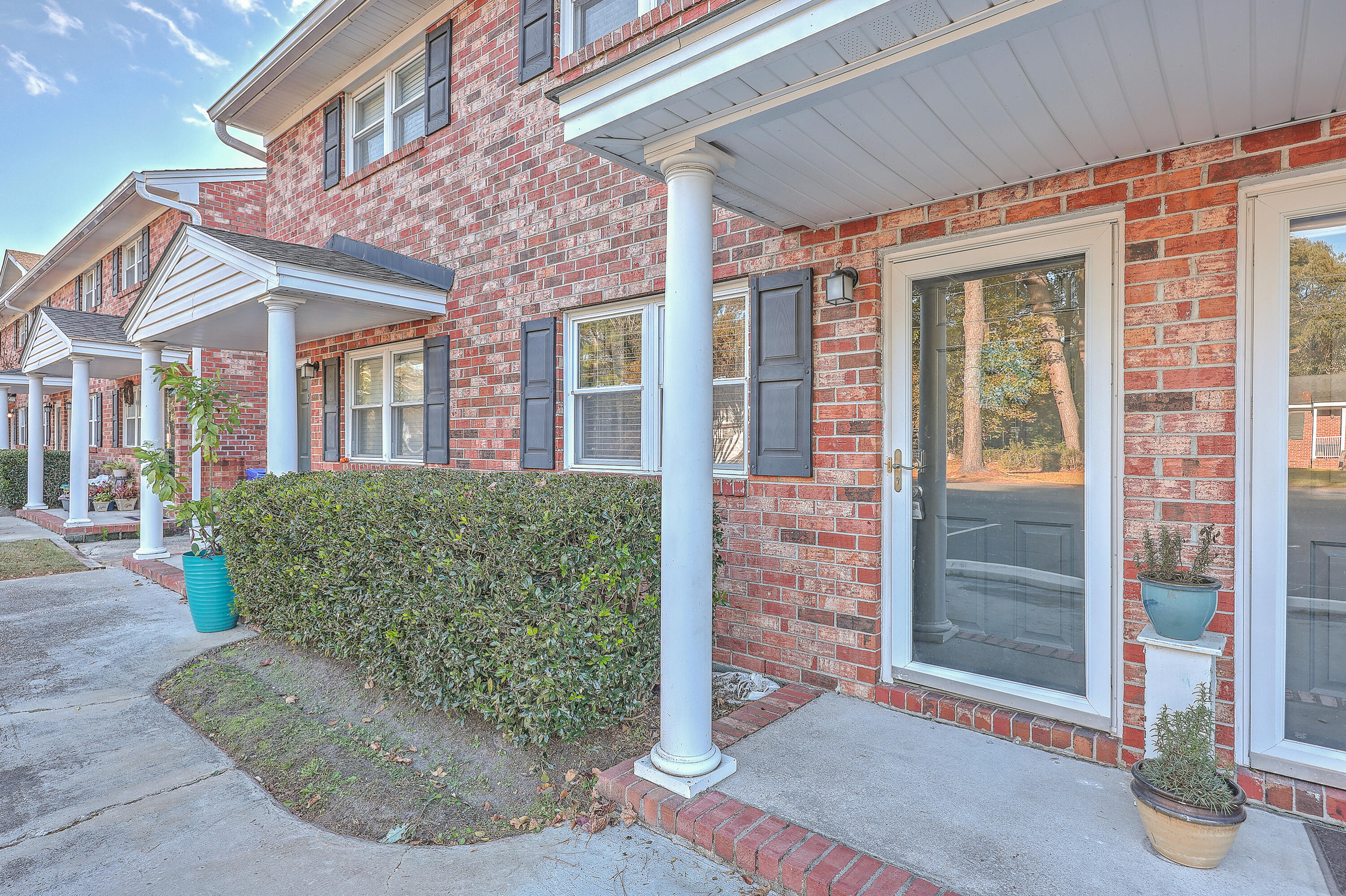 1852 Mepkin Road, Unit F2 Charleston, SC 29407 - Photo 2 of 23 ZYN_4582_3_4_5_6_7_8