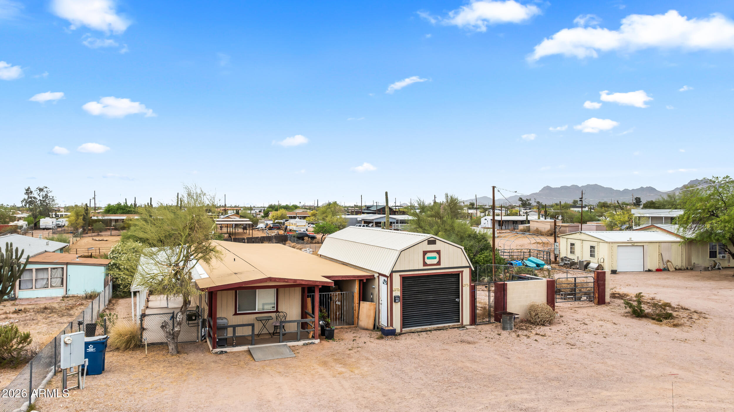 174 North Hilton Road Apache Junction, AZ 85119 - Photo 2 of 28