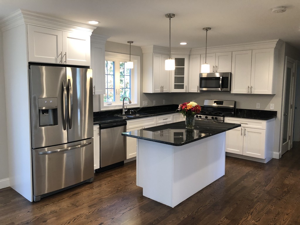 118 New Boston Road Fairhaven, MA 02719 - Photo 2 of 13 Gallery Image 2