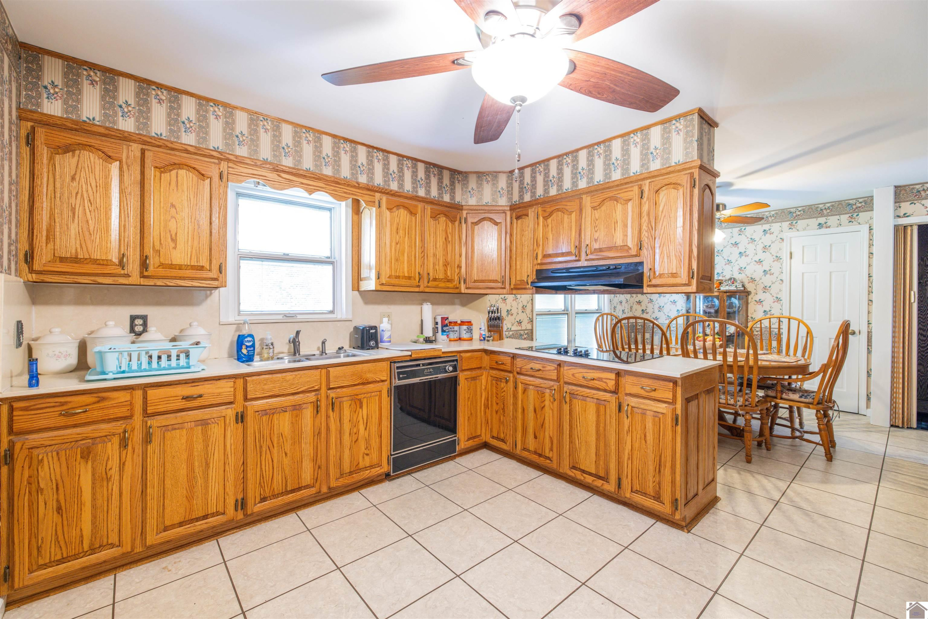 1957 Coopertown Road Murray, KY 42071 - Photo 11 of 34 Oak Cabinetry