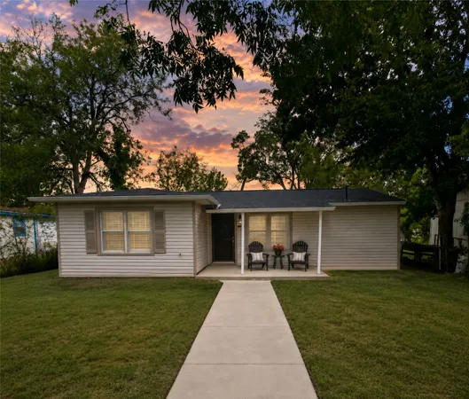 $1,300 | 312 Lincoln Street, Wharton, TX 77488