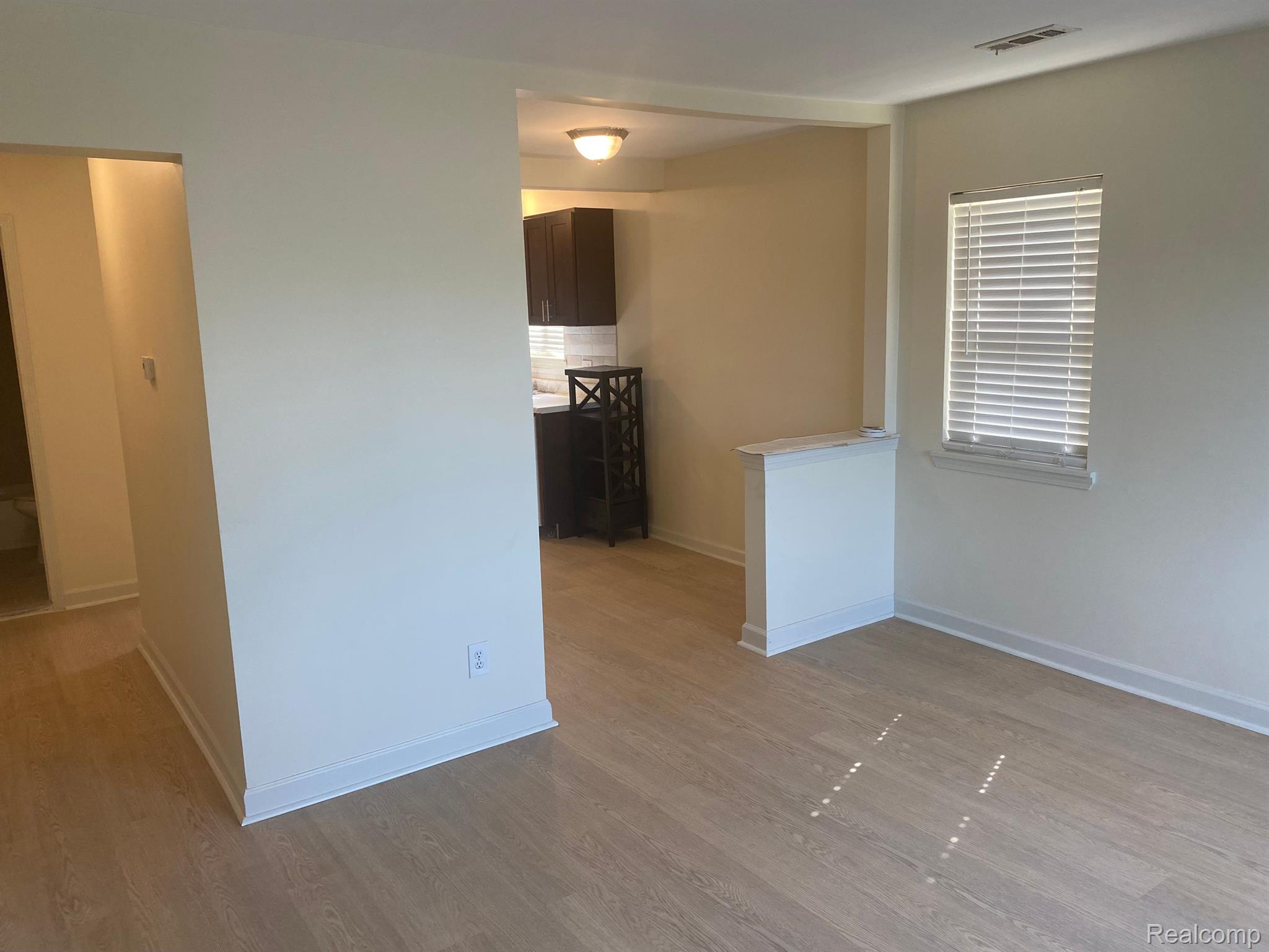 14542 East 10 Mile Road Warren, MI 48089 - Photo 3 of 10 Gallery Image 3