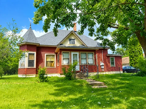 $95,900 | 420 West Jackson Street, Parkers Prairie, MN 56361