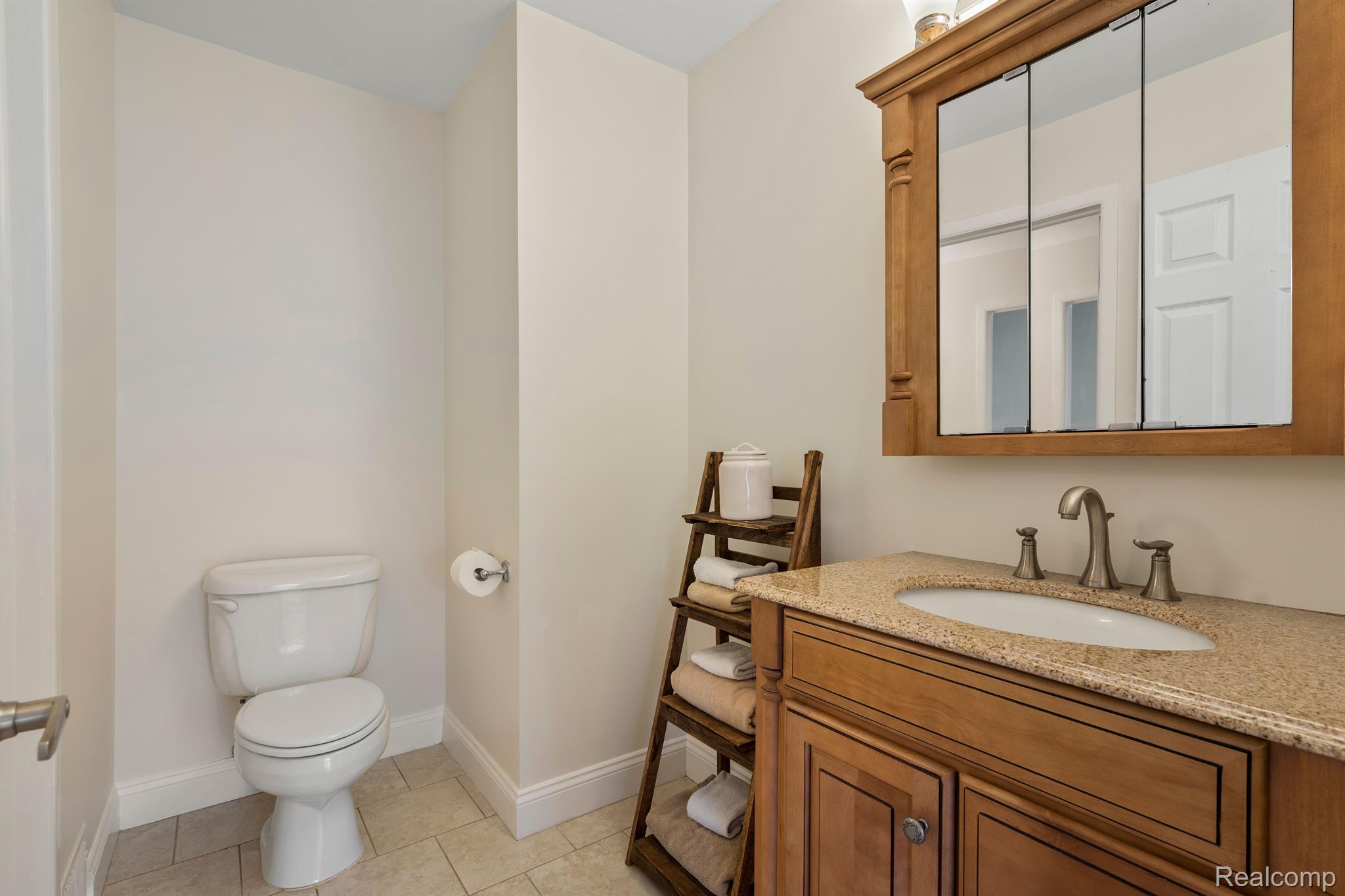 1486 Saddle Lane Rochester, MI 48306 - Photo 20 of 27 Gallery Image 20