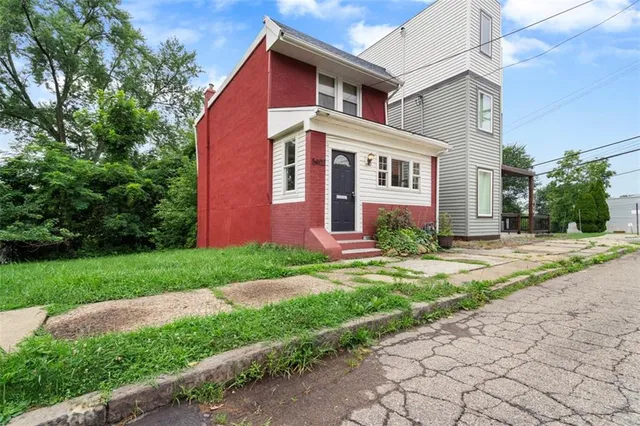 $1,600 | 5402 Kincaid Street, Pittsburgh, PA 15206