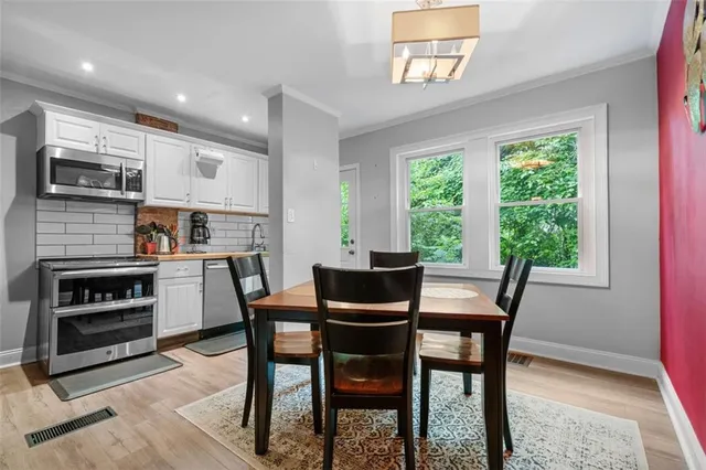 $1,600 | 5402 Kincaid Street, Pittsburgh, PA 15206