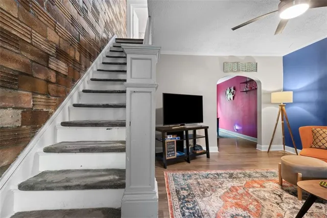 $1,600 | 5402 Kincaid Street, Pittsburgh, PA 15206