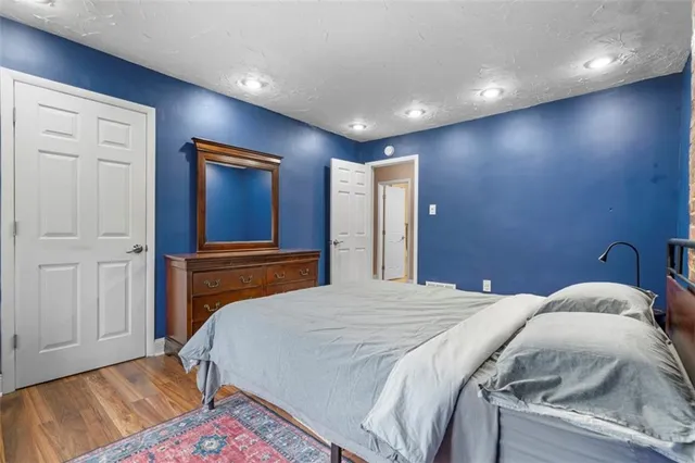 $1,600 | 5402 Kincaid Street, Pittsburgh, PA 15206