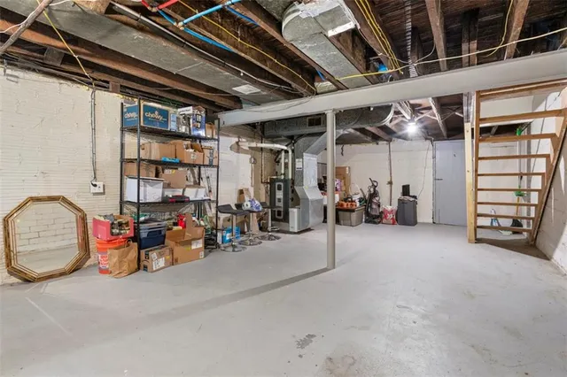 $1,600 | 5402 Kincaid Street, Pittsburgh, PA 15206