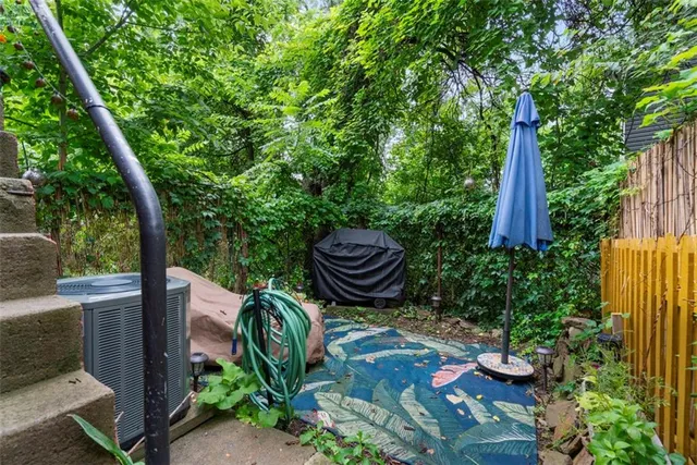 $1,600 | 5402 Kincaid Street, Pittsburgh, PA 15206