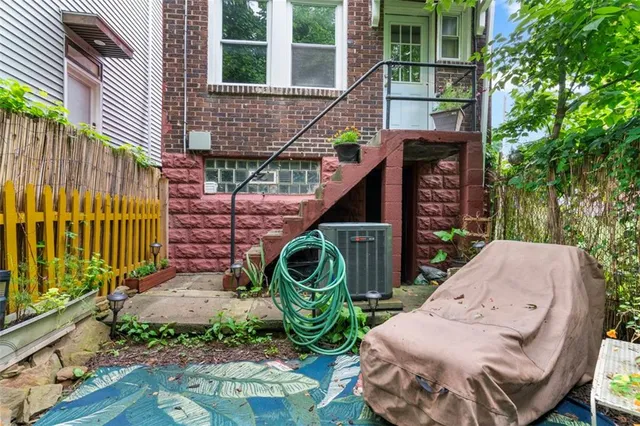 $1,600 | 5402 Kincaid Street, Pittsburgh, PA 15206