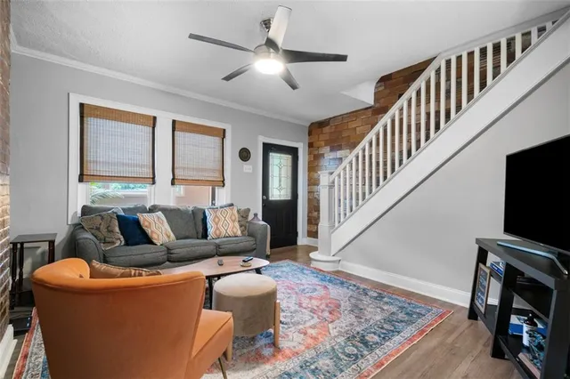 $1,600 | 5402 Kincaid Street, Pittsburgh, PA 15206