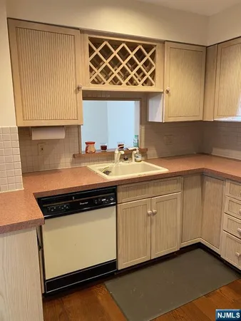 $3,500 | 530 East Passaic Avenue, Bloomfield, NJ 07003