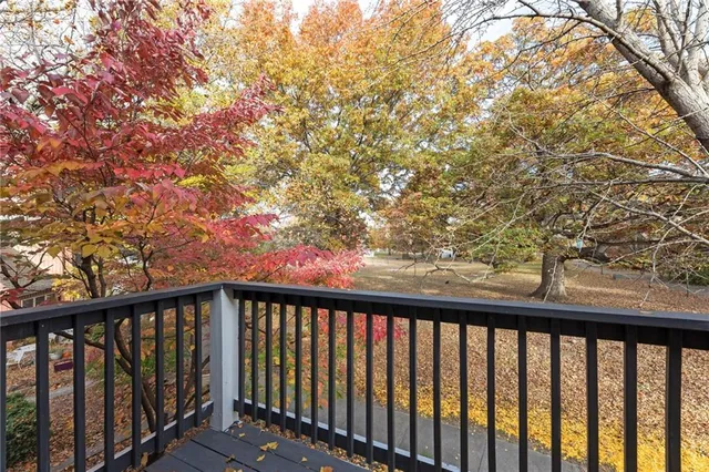 $275,000 | 7 Oak Hill Cluster, Independence, MO 64057