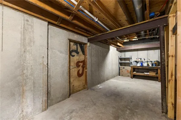 $275,000 | 7 Oak Hill Cluster, Independence, MO 64057