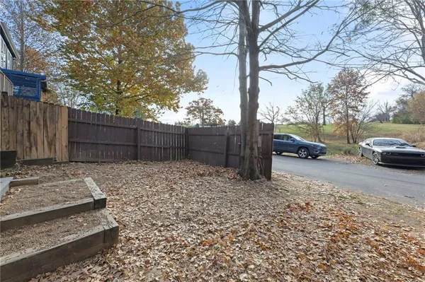 $275,000 | 7 Oak Hill Cluster, Independence, MO 64057