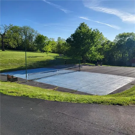 $275,000 | 7 Oak Hill Cluster, Independence, MO 64057