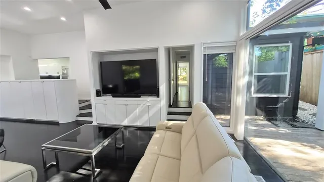 $725,000 | 1055 Tipperary Drive, Dallas, TX 75218