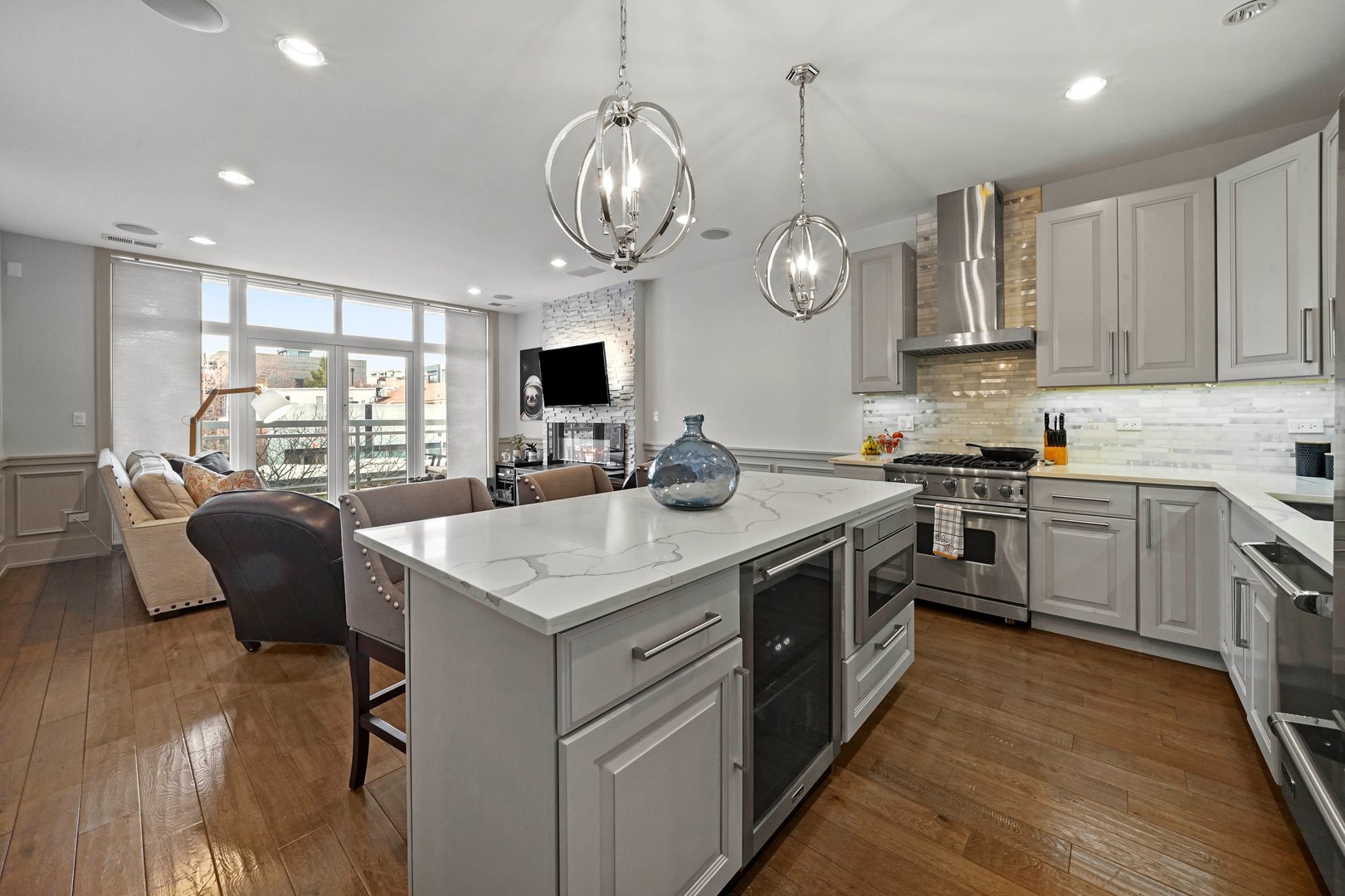 1601 West Pearson Street, Unit 2N Chicago, IL 60622 - Photo 5 of 26
