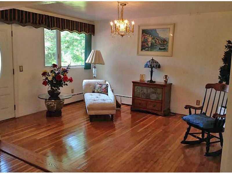 7 Chapel Road Orono, ME 04473 - Photo 4 of 20 Entry.