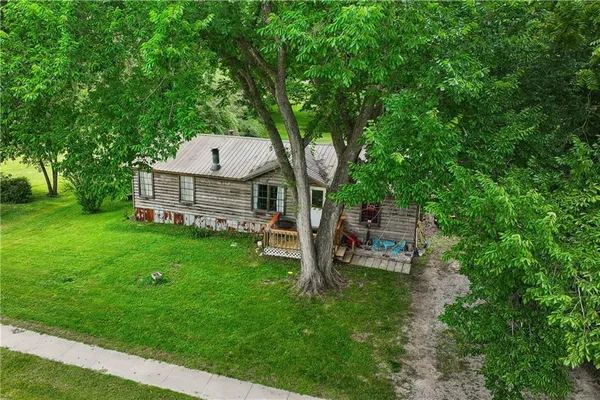 $148,000 | 725 South Locust Street, Sweet Springs, MO 65351