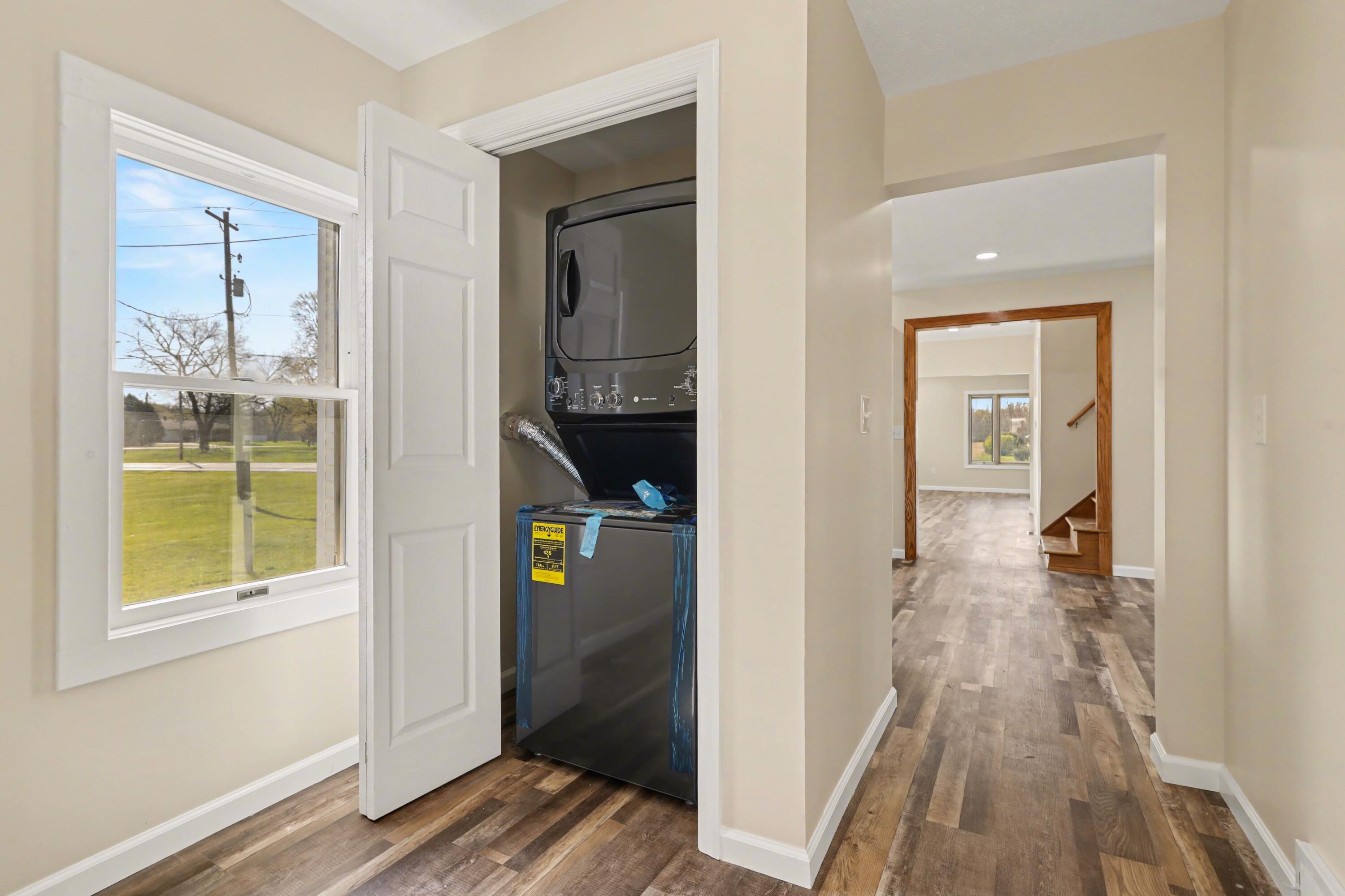 8891 Pennfield Road Battle Creek, MI 49014 - Photo 22 of 39 Mud Room Entry