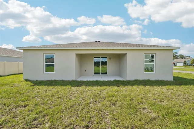 a view of front of house with yard