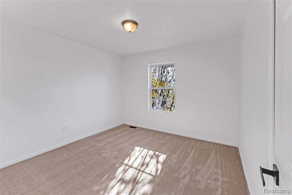 2178 Lagoon Drive Rochester Hills, MI 48309 - Photo 27 of 38