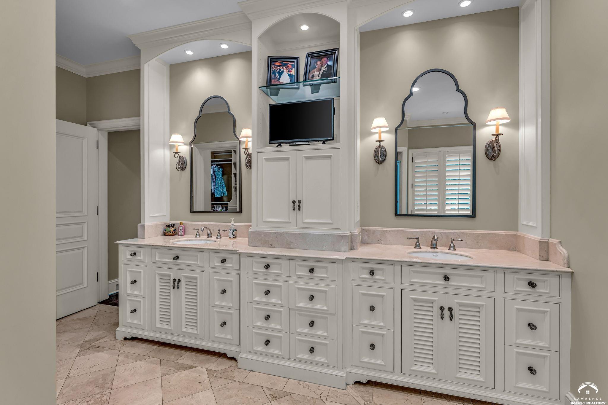 208 Fall Creek Road Lawrence, KS 66049 - Photo 37 of 100