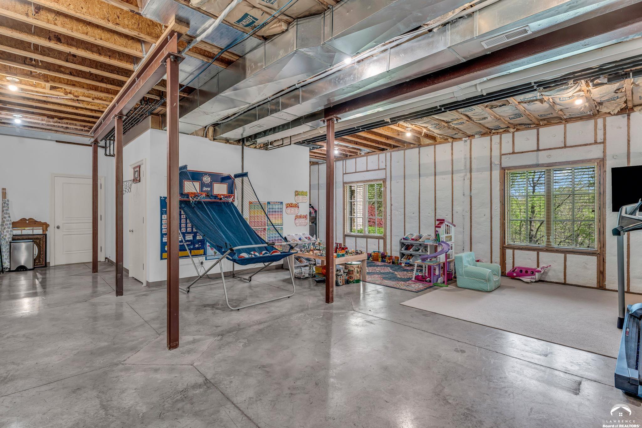 208 Fall Creek Road Lawrence, KS 66049 - Photo 65 of 100