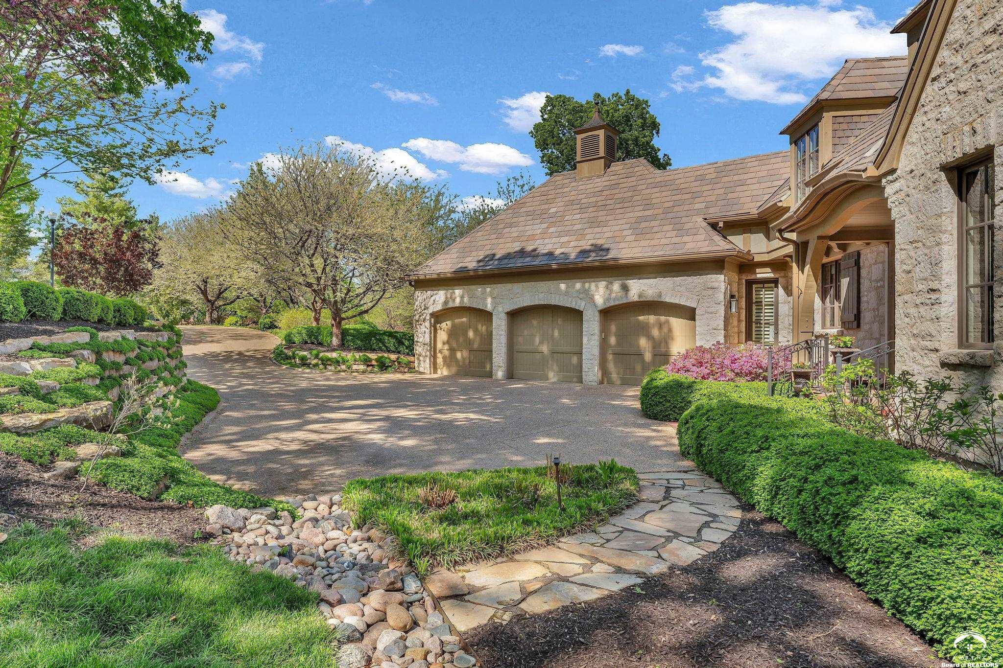 208 Fall Creek Road Lawrence, KS 66049 - Photo 77 of 100