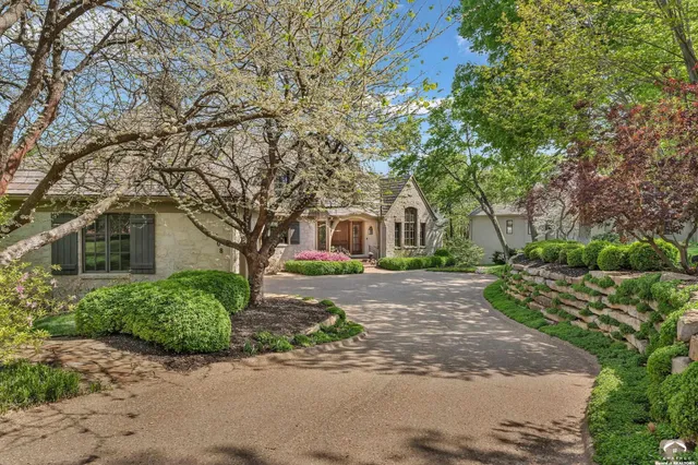 $1,799,000 | 208 Fall Creek Road, Lawrence, KS 66049